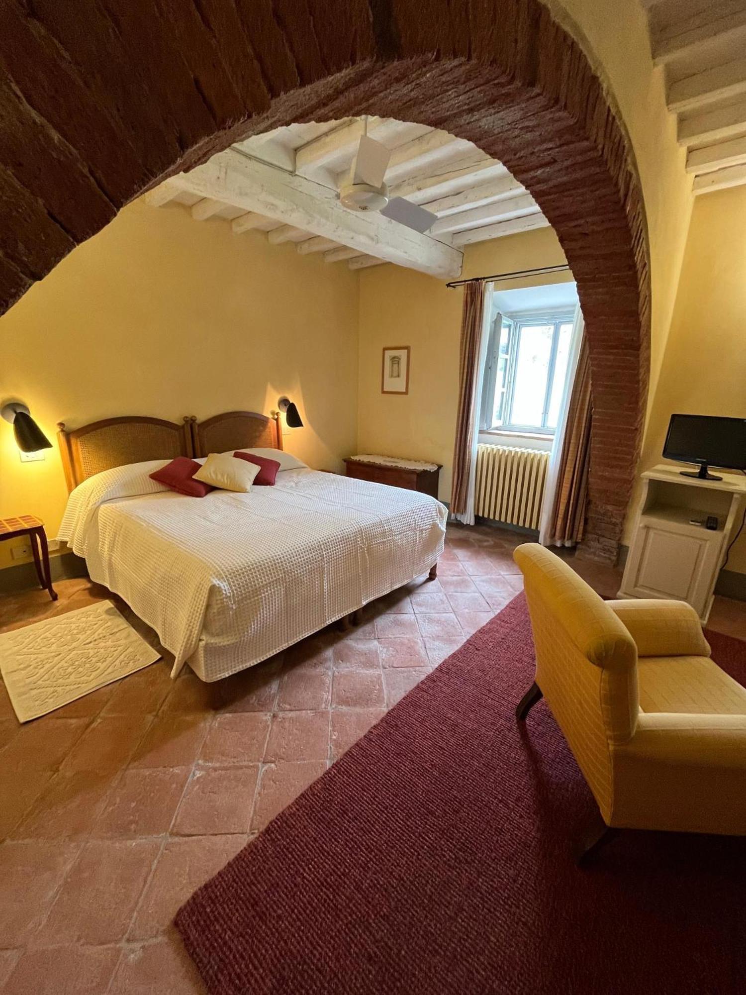 La Locanda Volpaia Radda in Chianti Exterior photo